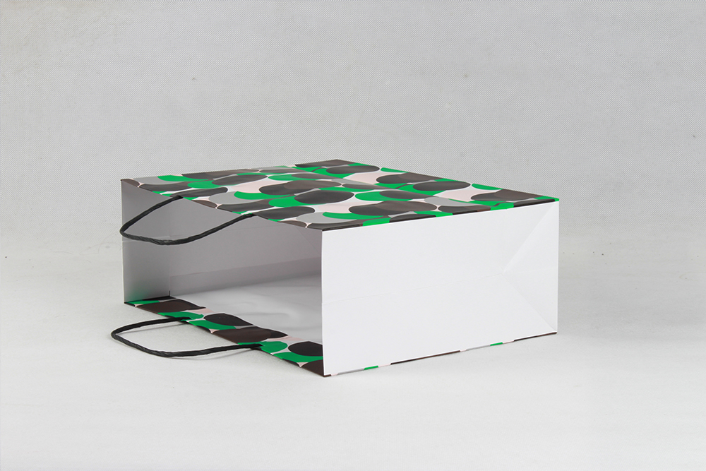 時尚圓點化妝品白卡紙袋定制 時尚圓點化妝品白卡紙袋定制