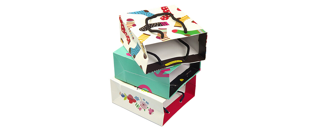 時尚禮品白卡紙袋定制 時尚禮品白卡紙袋定制