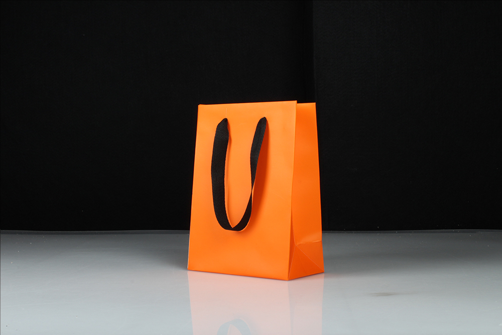 高檔白卡化妝品紙袋 高檔白卡化妝品紙袋