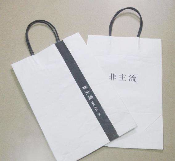 想提品牌知名度？試試定制服裝紙袋