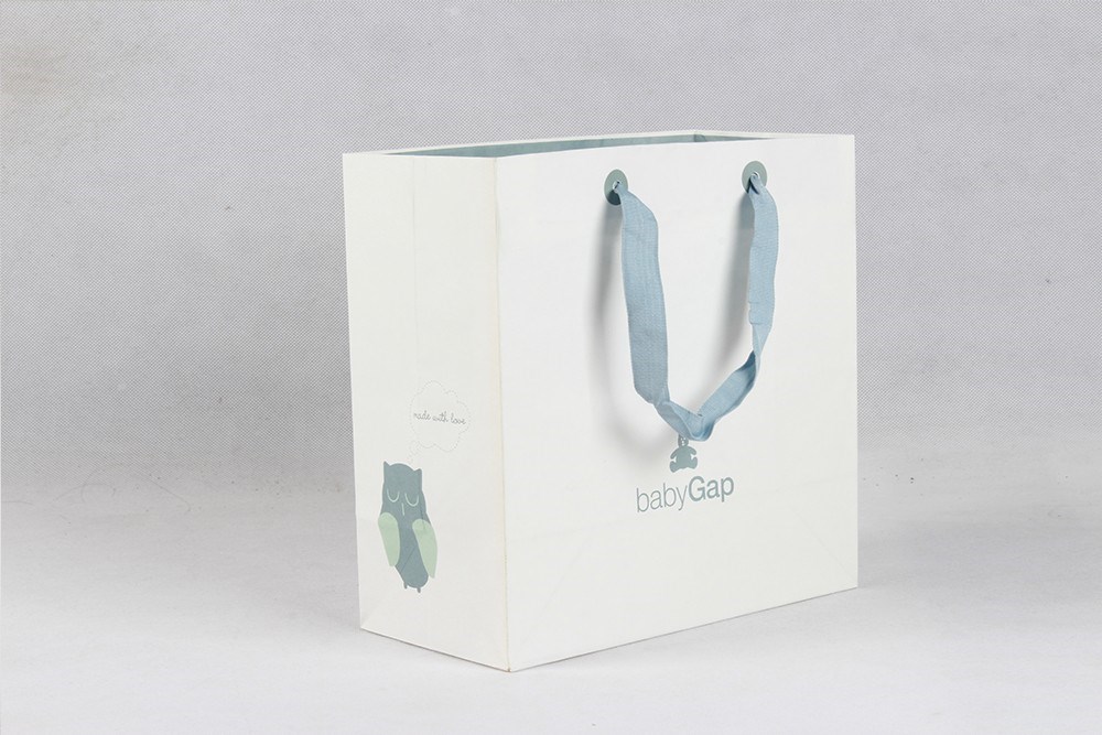 為什么服裝紙袋需要定制? 為什么服裝紙袋需要定制?